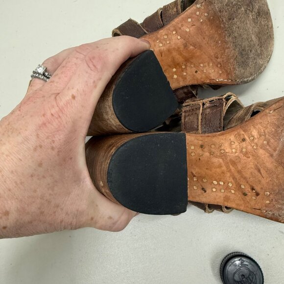 Freebird by Steven Claw Distressed Leather Heeled Open Toe Sandals Shoe Womens 9 - Picture 8 of 11